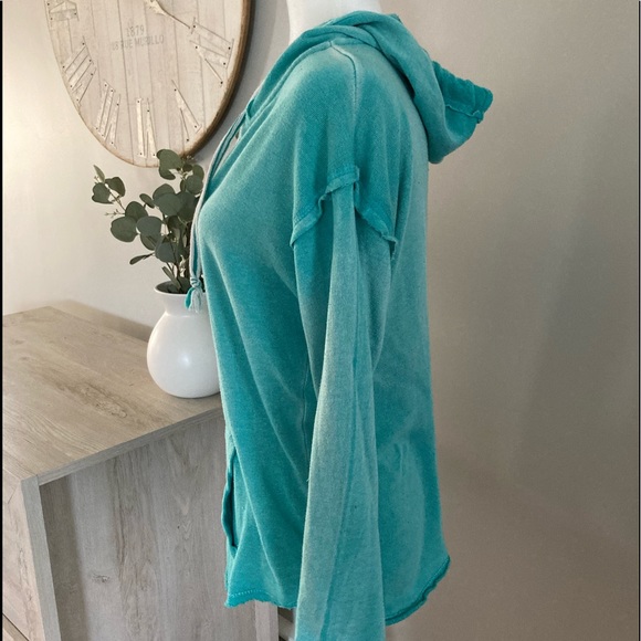 ❌SOLD Ocean Drive Teal pullover Hoodie - Picture 4 of 7